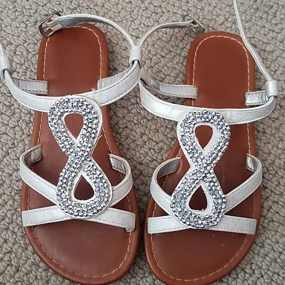 Little girl's sandals